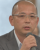 鈴木氏